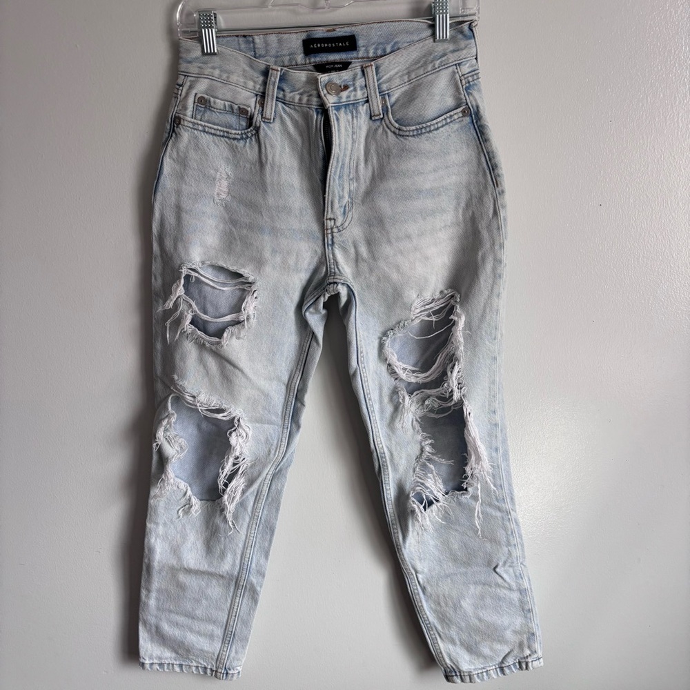 ⭐️⭐️⭐️Aeropostale Light Blue Mom Jeans